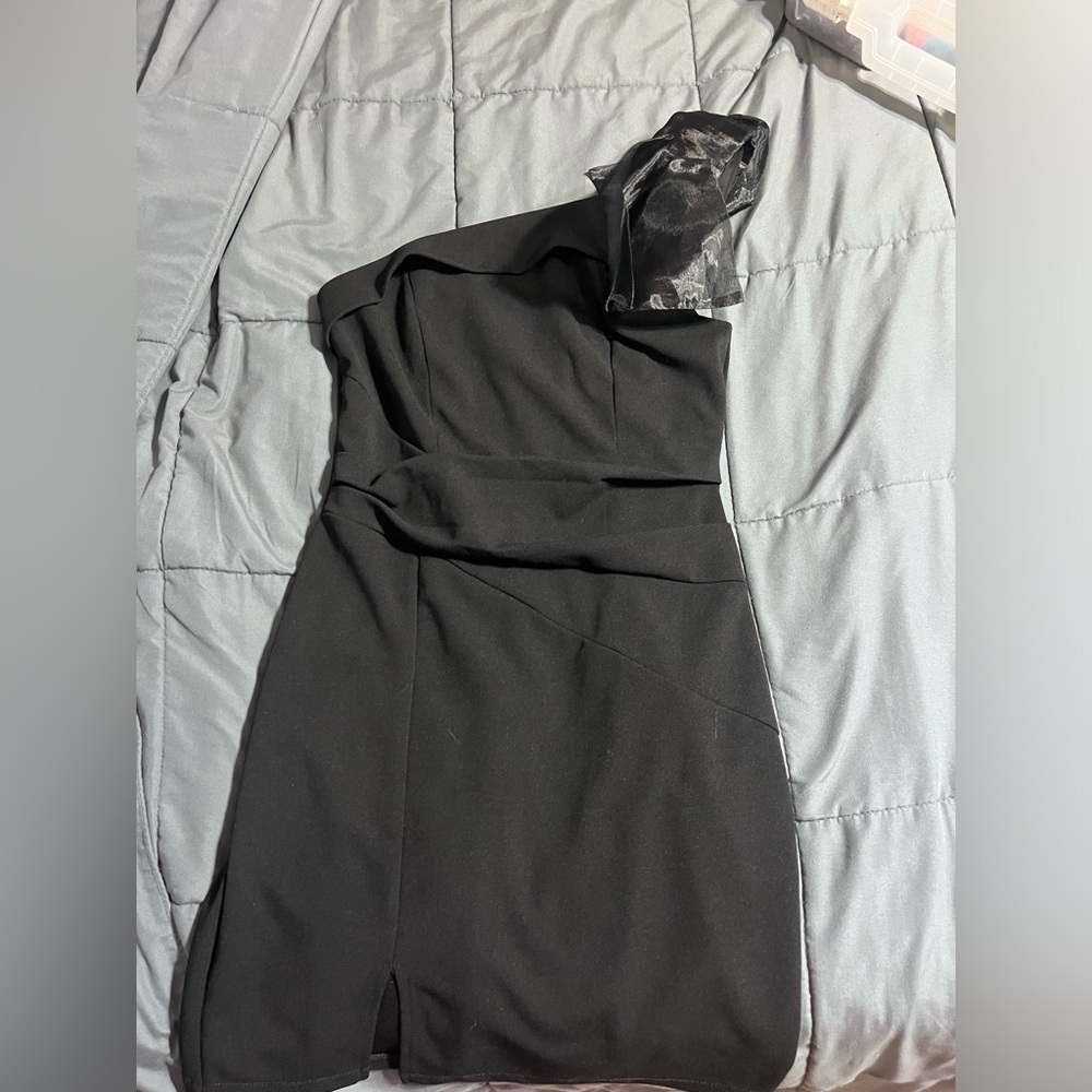 BLACK HOMECOMING DRESS M
